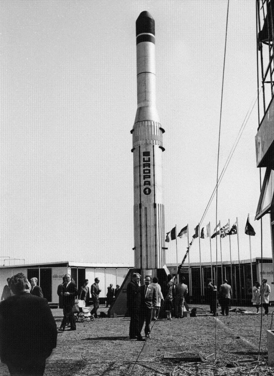 Modell der späteren europäischen Trägerrakete Ariane im Maßstab 1:2 , 1964
