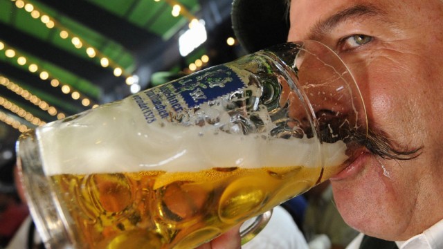 Bierpreise auf Wiesn steigen auf bis zu 8,90 Euro