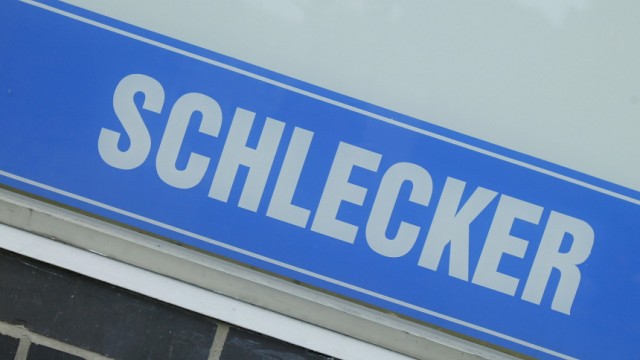 (FILE) Verdi Fears Closure Of 4000 Schlecker Subsidiaries