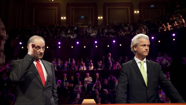 Wahl in den Niederlanden: Sozialdemokrat Job Cohen und Rechtspopulist Geert Wilders bei einer Wahlkampf-Debatte im Amsterdamer Theater.