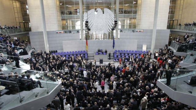 Nach dem Rücktritt: Am 23. Mai 2009 wählte die Bundesversammlung im Bundestag Horst Köhler in seine zweite Amtszeit. Am 30. Juni 2010 soll das Gremium nun schon wieder zusammenkommen.