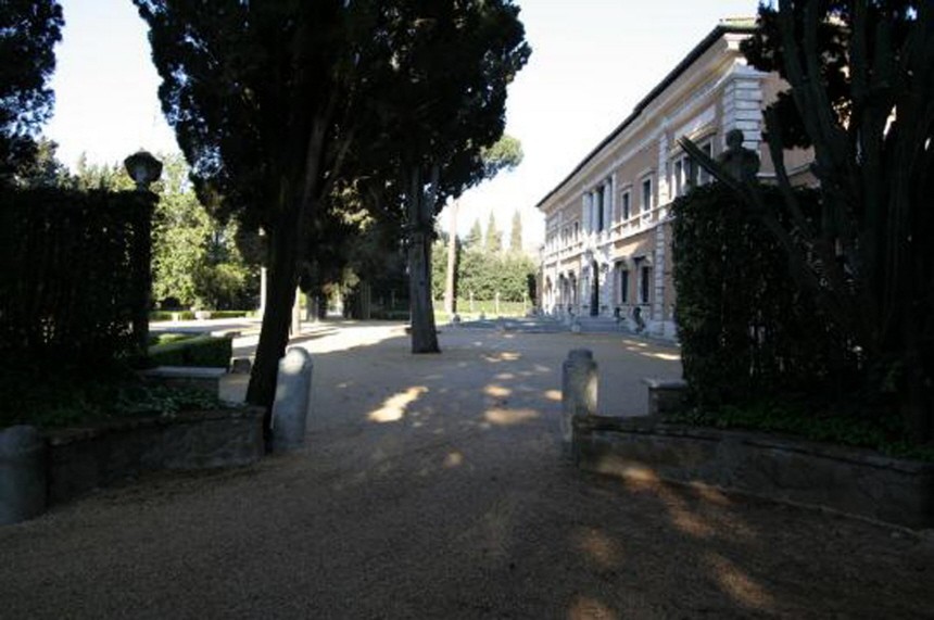 Vorplatz Villa Massimo