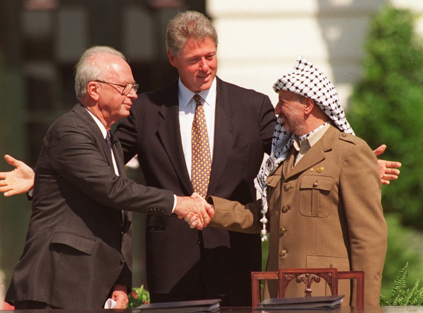 Yitzhak Rabin, Bill Clinton und Yasir Arafat, 1993