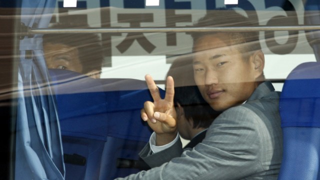 Neue WM-Helden (7): Jong Tae Se: Jong Tae-Se bei der Ankunft der nordkoreanischen Mannschaft in Südafrika.
