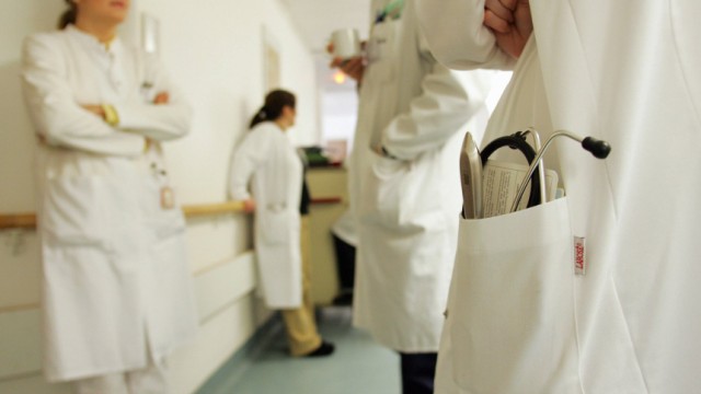 Krankenkassen wollen Aerzte-Honorare um 2,5 Prozent kuerzen