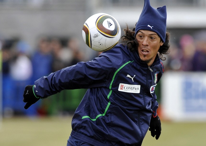 Italy's Camoranesi controls the ball during a training session in Sestriere