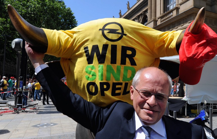 Opel-Mitarbeiter demonstrieren
