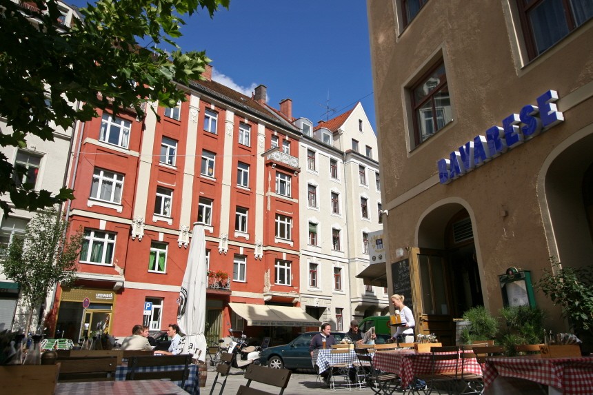 Terrasse eins Restaurants im Dreimühlenviertel, 2007