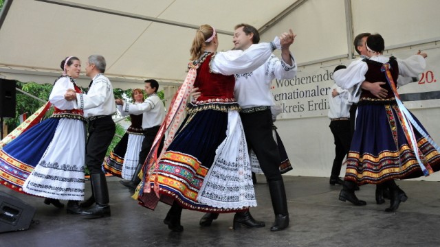 Europatage der Musik: Tanzgruppe des Verbandes der Siebenbürger Sachsen zeigte altüberlieferte wie auch selbstchoreographierte Tänze.