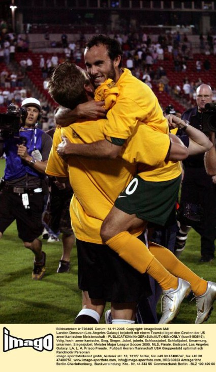 Landon Donovan von Los Angeles Galaxy feiert den Gewinn der US-Meisterschaft 2005, Fußball