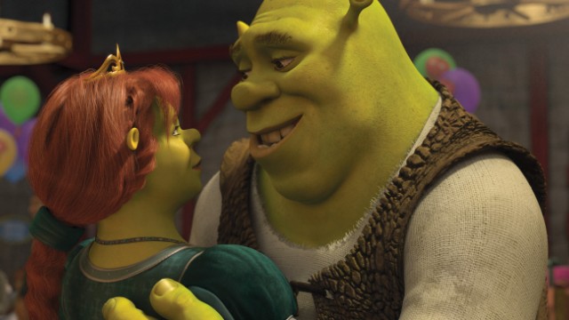 Im Kino: Für immer Shrek: Ein Kuss seiner Liebsten könnte Shrek erlösen. Dumm nur, dass die inzwischen zu den Feministinnen übergelaufen ist.