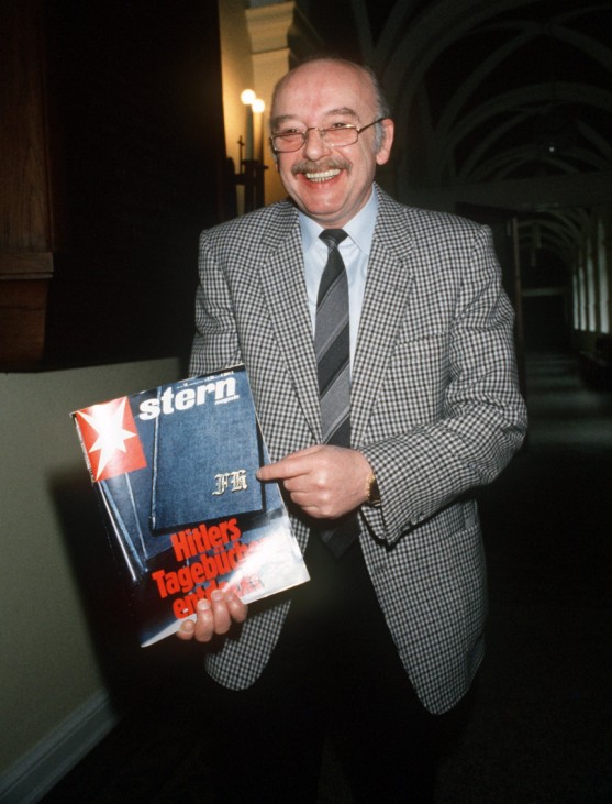 Konrad Kujau mit einer Stern-Ausgabe von 1983