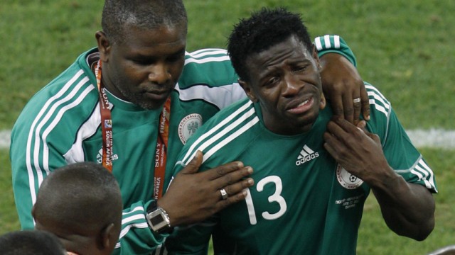 Sport kompakt: Nach der WM-Pleite will Nigerias Regierung die Fußballnationalmannschaft von der Teilnahme an internationalen Turnieren ausschließen. Die Fifa hat Präsident Goodluck Jonathan nun ein Ultimatum gestellt.