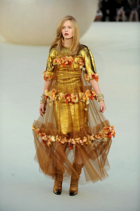 Chanel - Runway - PFW Haute Couture F/W 2011