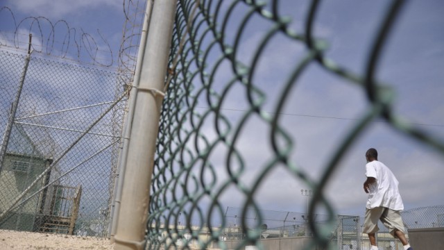 Aufnahme von Guantanamo-Häftlingen: Gefangenenlager Guantanamo: Die USA haben ihre Verbündeten gebeten, ehemalige Insassen, die nicht in ihre Heimatländer zurückkehren können, aufzunehmen.