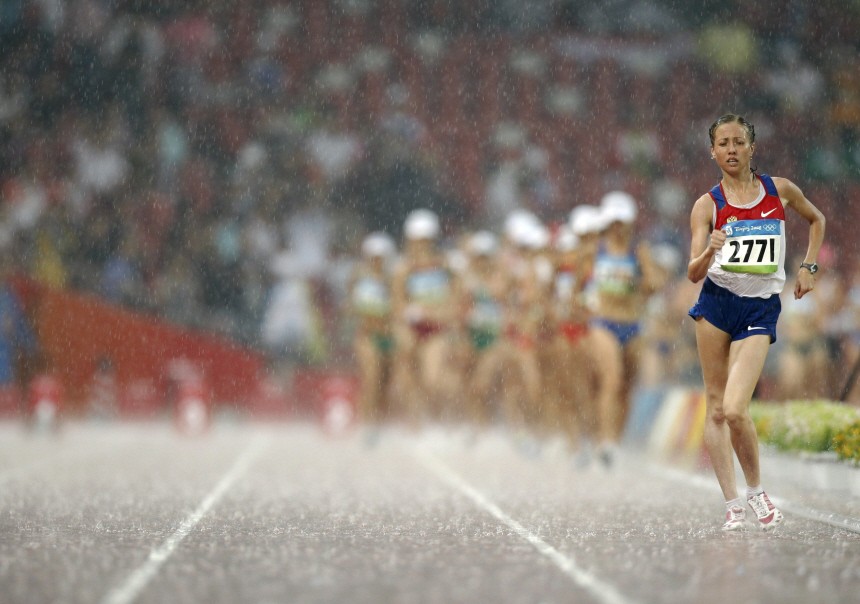 Olga Kaniskina of Russia leads the field during 20km walk at the Beijing 2008 Olympic Games