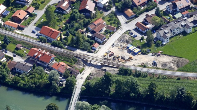 S7: Zweiter Bauabschnitt: Bei der S-Bahnbrücke in Weiden sind die Arbeiten bereits angelaufen, nun geht die Modernisierung der S7-Strecke weiter: bis zum 15. August zwischen Solln und Wolfratshausen.