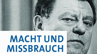 Franz-Josef-Strauß-Biographie: Franz Josef Strauß und die Seinen im Zwielicht.