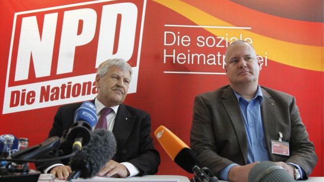 NPD-Chef Udo Voigt (li.) mit dem DVU-Vorsitzenden Matthias Faust