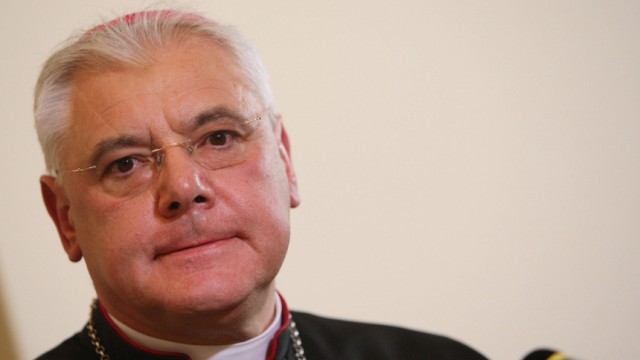 Bischof Mueller wirft Piusbruedern Borniertheit vor