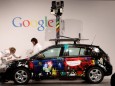 Mit der Kamera auf dem Autodach fängt der Internetriese Google auf der ganzen Welt Straßenszenen ein. Das gefällt nicht jedem.. Hier ein Bild von der CeBIT Technology Fair im Jahr 2010.