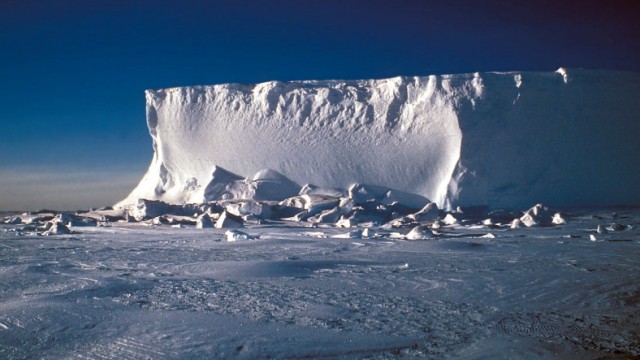 Kohlendioxid und Neigung der Erdachse ließen Antarktis-Eis wachsen