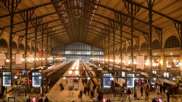 Europa Frankreich Paris Bahnhöfe, dpa