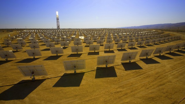 Desertec-Initiative: So könnte es demnächst auch in Marokko aussehen: ein Solarpark in Israels Wüste Negev.