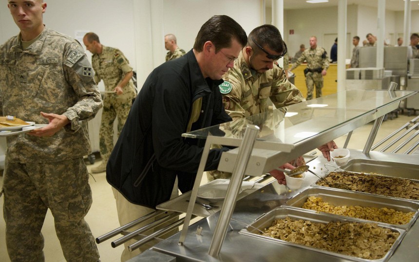 Verteidigungsminister zu Guttenberg besucht Afghanistan
