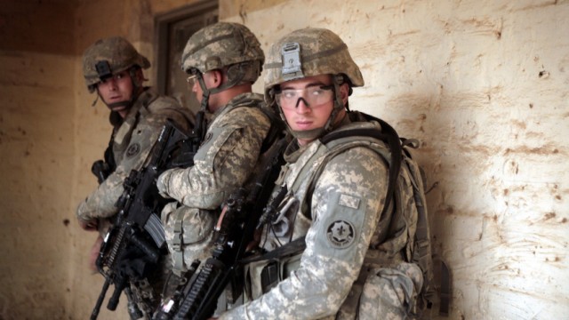 US-Soldaten bei einer Kommando-Aktion im Großraum Bagdad. Das Foto entstand im Jahre 2008.