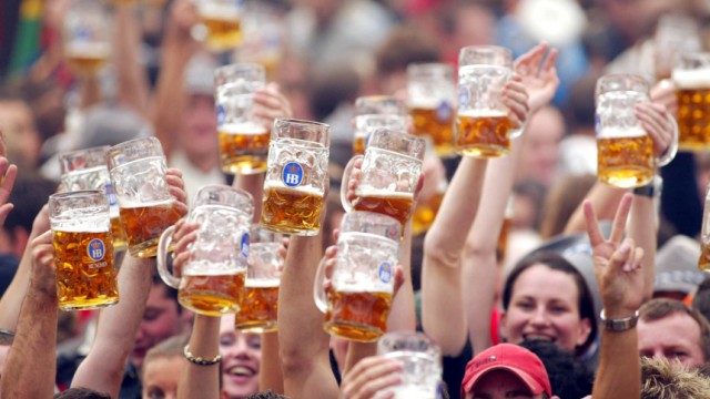 Forderung nach generellem Alkoholverbot fuer unter 18-Jaehrige