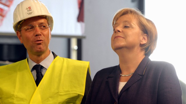 Bundeskanzlerin Angela Merkel besucht das Trianel-Steinkohlekraftwerk in Luenen
