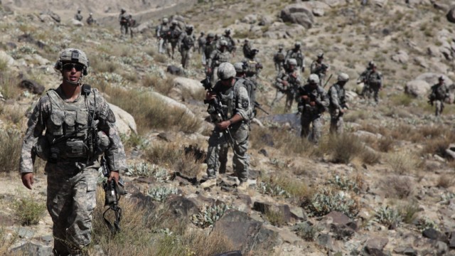 US-Soldaten in Afghanistan: US-Soldaten der 5th Stryker Brigade unterwegs in der Provinz Kandahar. Einige Angehörige der Brigade sollen mehrmals Granaten auf afghanische Zivilisten geworfen und auf sie geschossen haben.