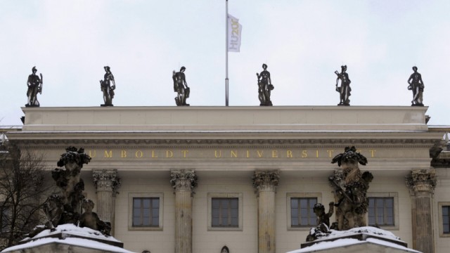 Rueckfuehrung von Figuren auf Humboldt-Uni nach Potsdam wird geprueft