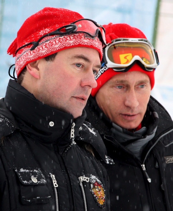 Medwedew und Putin beim Skifahren in Sotschi