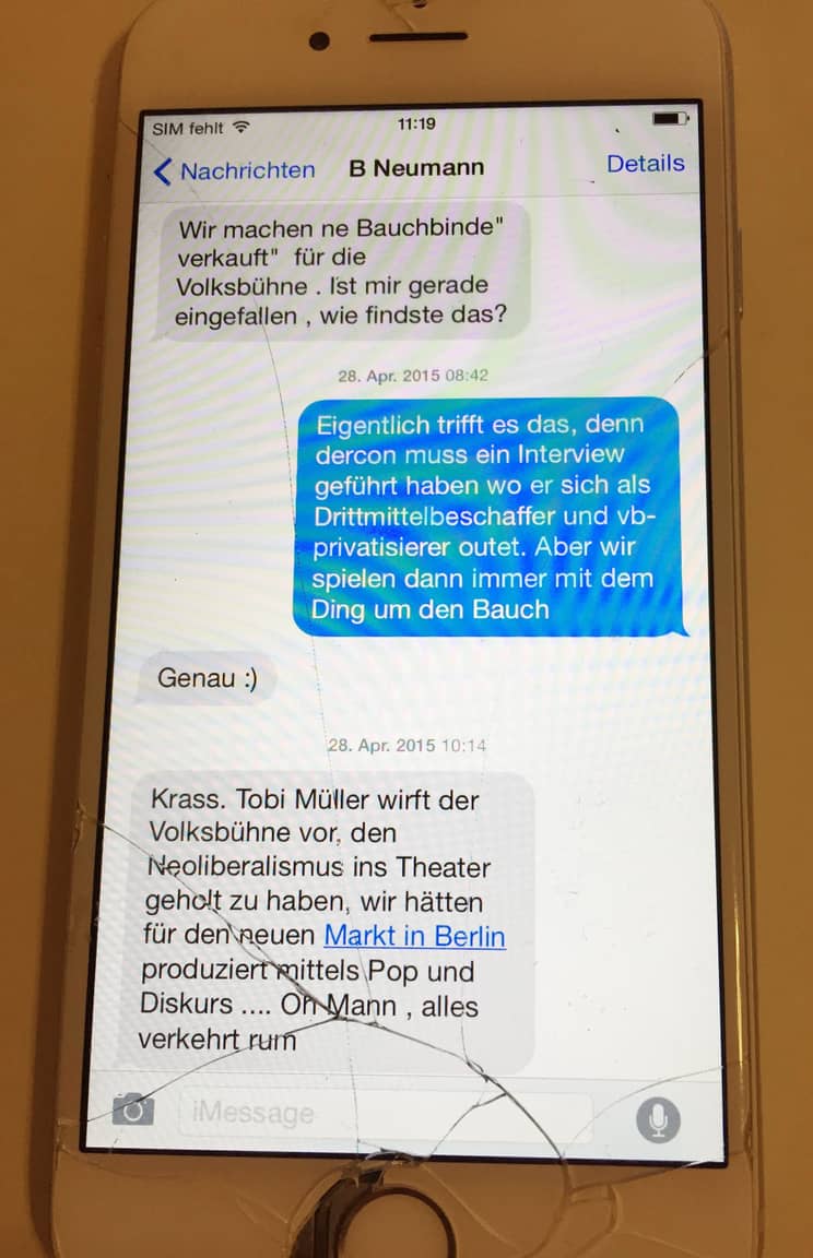 SMS-Kontakt zwischen Pollesch und Neumann.