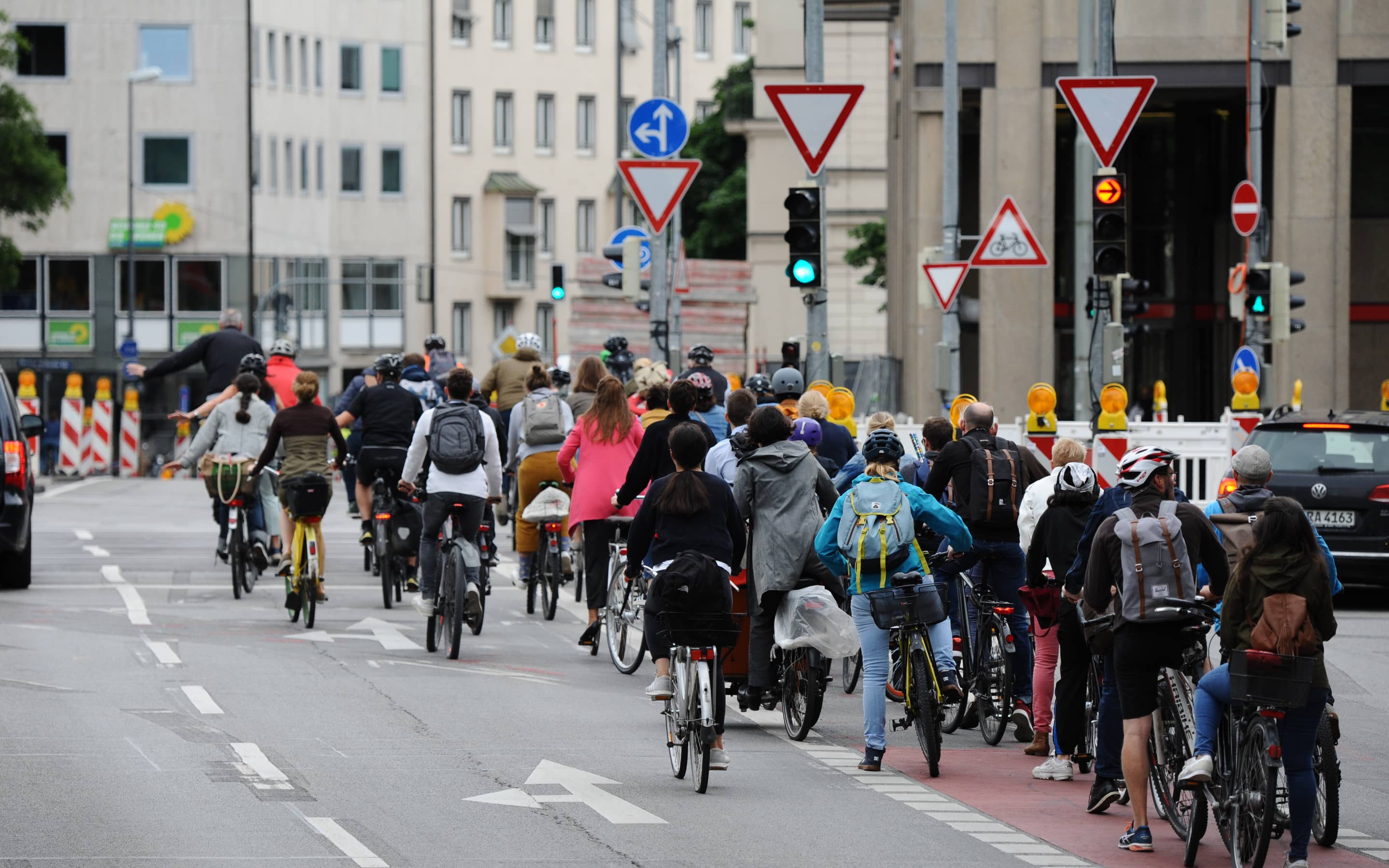 Fahrradfahren in München: Pro & Contra Radeln durch die Stadt - SZ.de