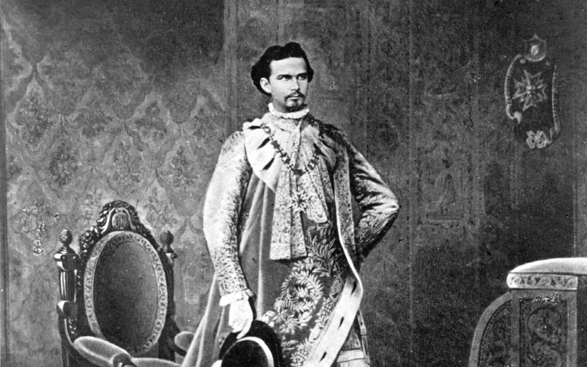 Ludwig II. im Krönungsornat