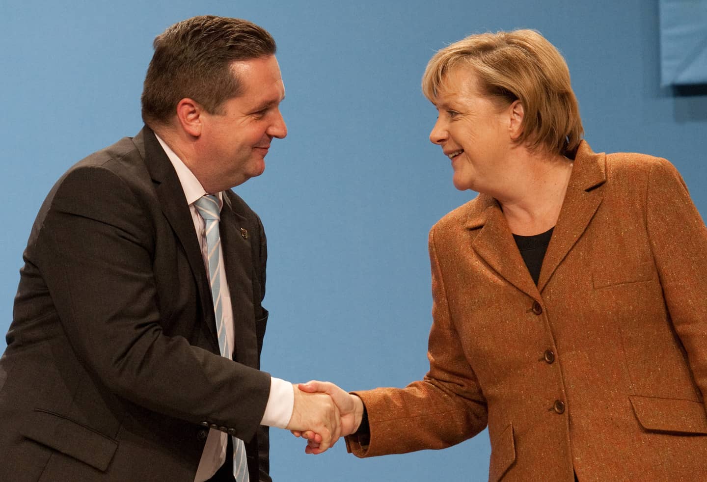 Merkel und Wahlkämpfer Mappus.