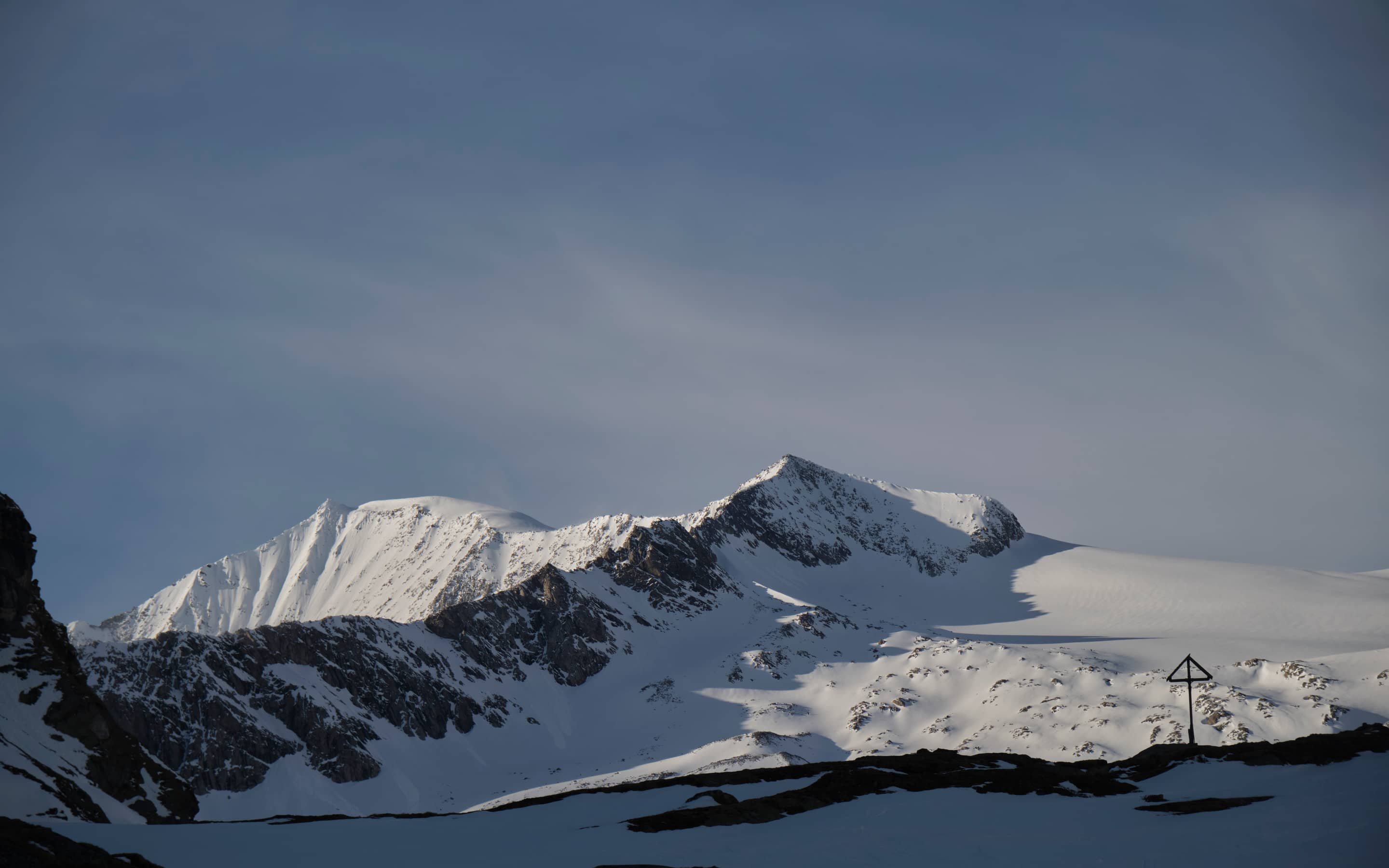 Links im Bild ist der schneebedeckte Gipfel des Großvenedigers.
